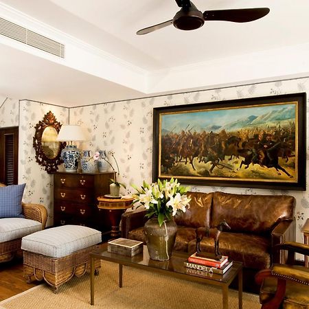 Hotel The Oyster Box Umhlanga Rocks Zimmer foto A living room