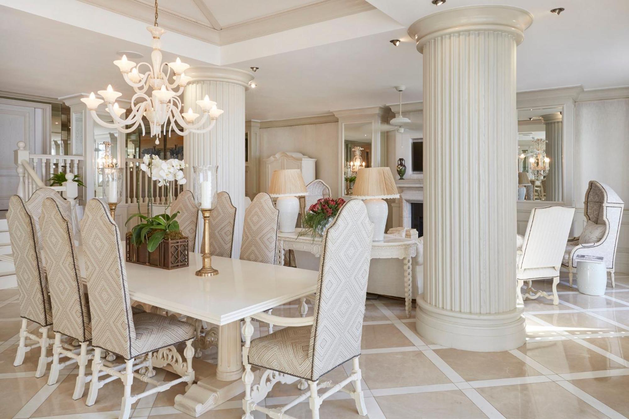 Hotel The Oyster Box Umhlanga Rocks Exterior foto A dining room
