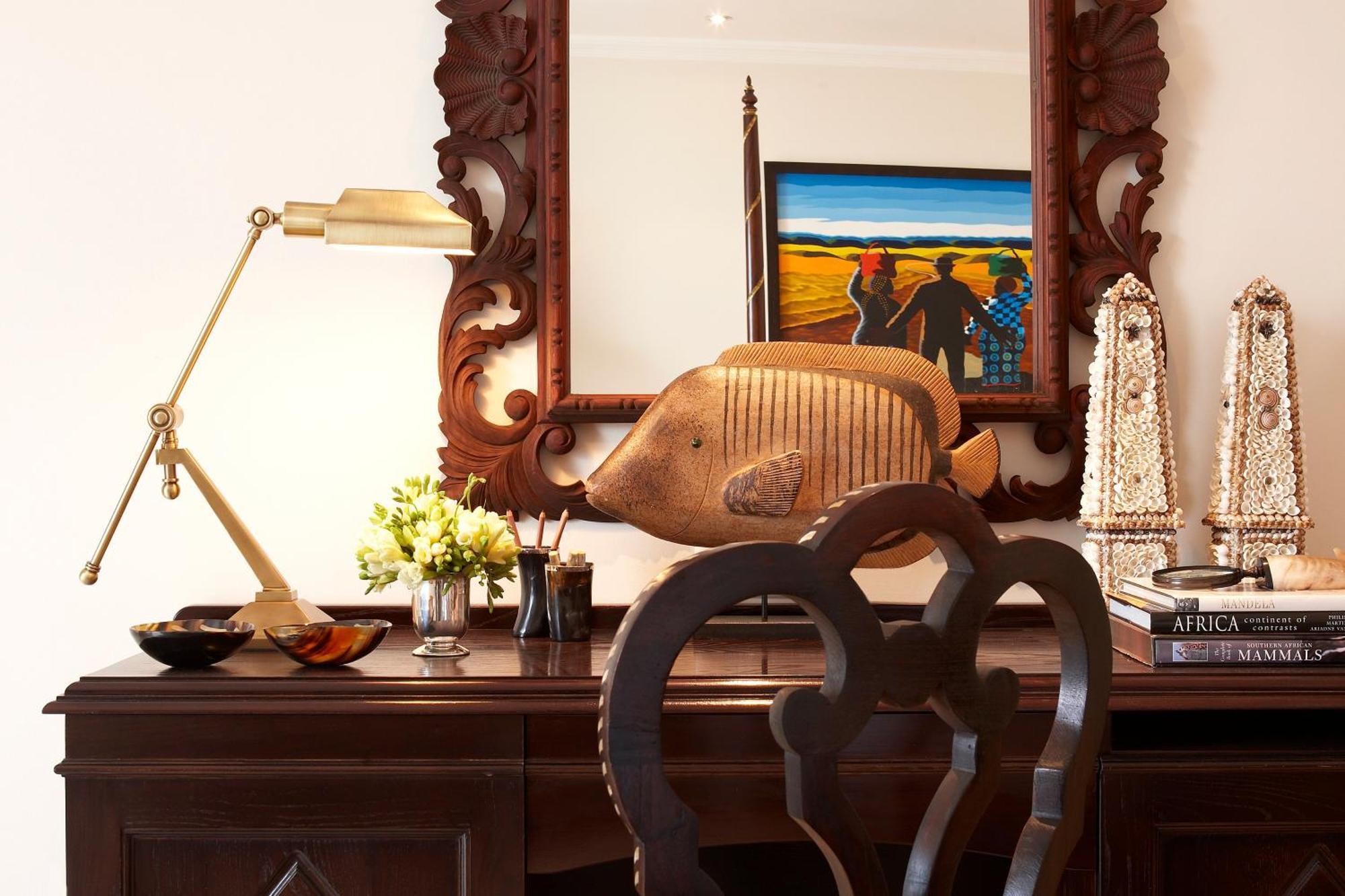Hotel The Oyster Box Umhlanga Rocks Exterior foto A desk with a mirror