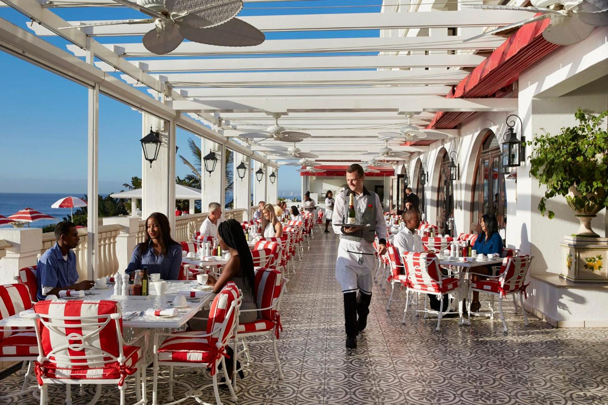 Hotel The Oyster Box Umhlanga Rocks Exterior foto The Terrace at the Beverly Hills Hotel