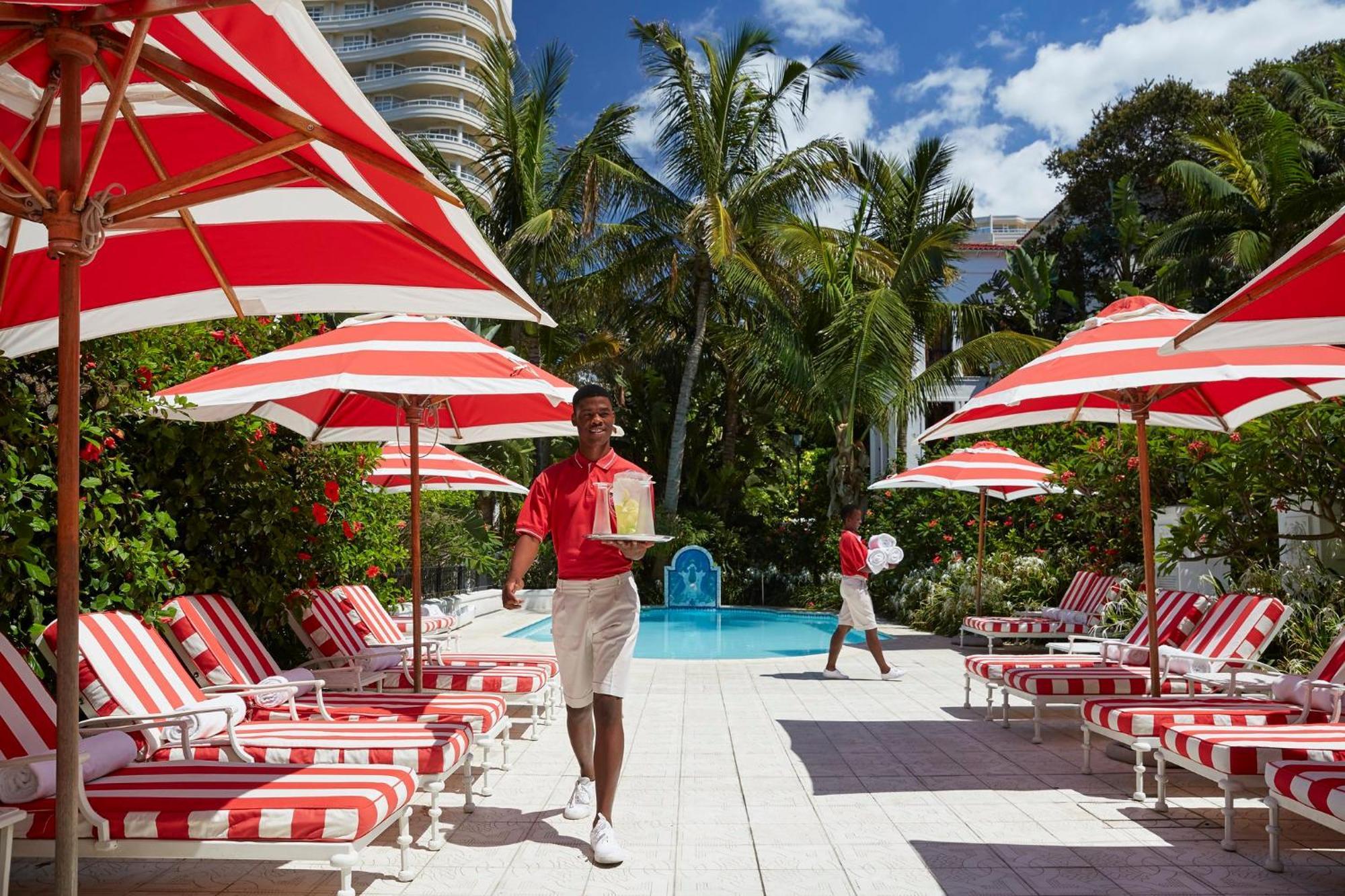 Hotel The Oyster Box Umhlanga Rocks Exterior foto The pool at the Fontainebleau